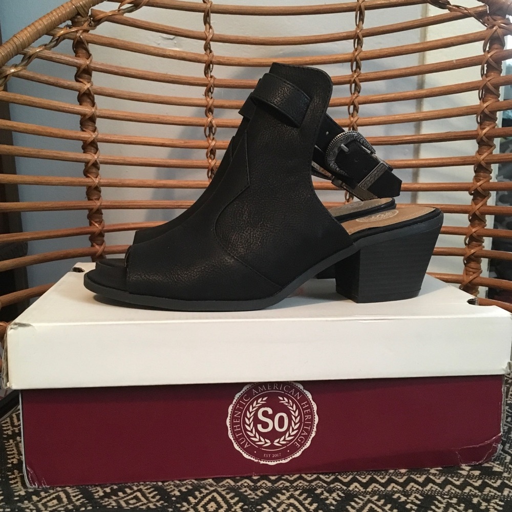 So- Classic Black Ankle Booties- Size 9